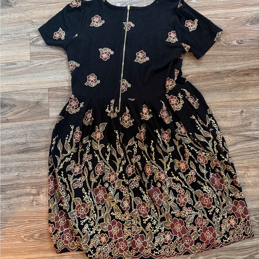 LuLaRoe Special Occasion Amelia Black Maroon Flowers With Gold Metallic Trim 3X - Picture 4 of 4